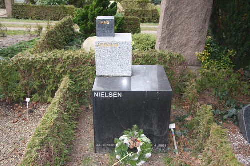 Gravmæle for Hans-Jørgen Nielsen